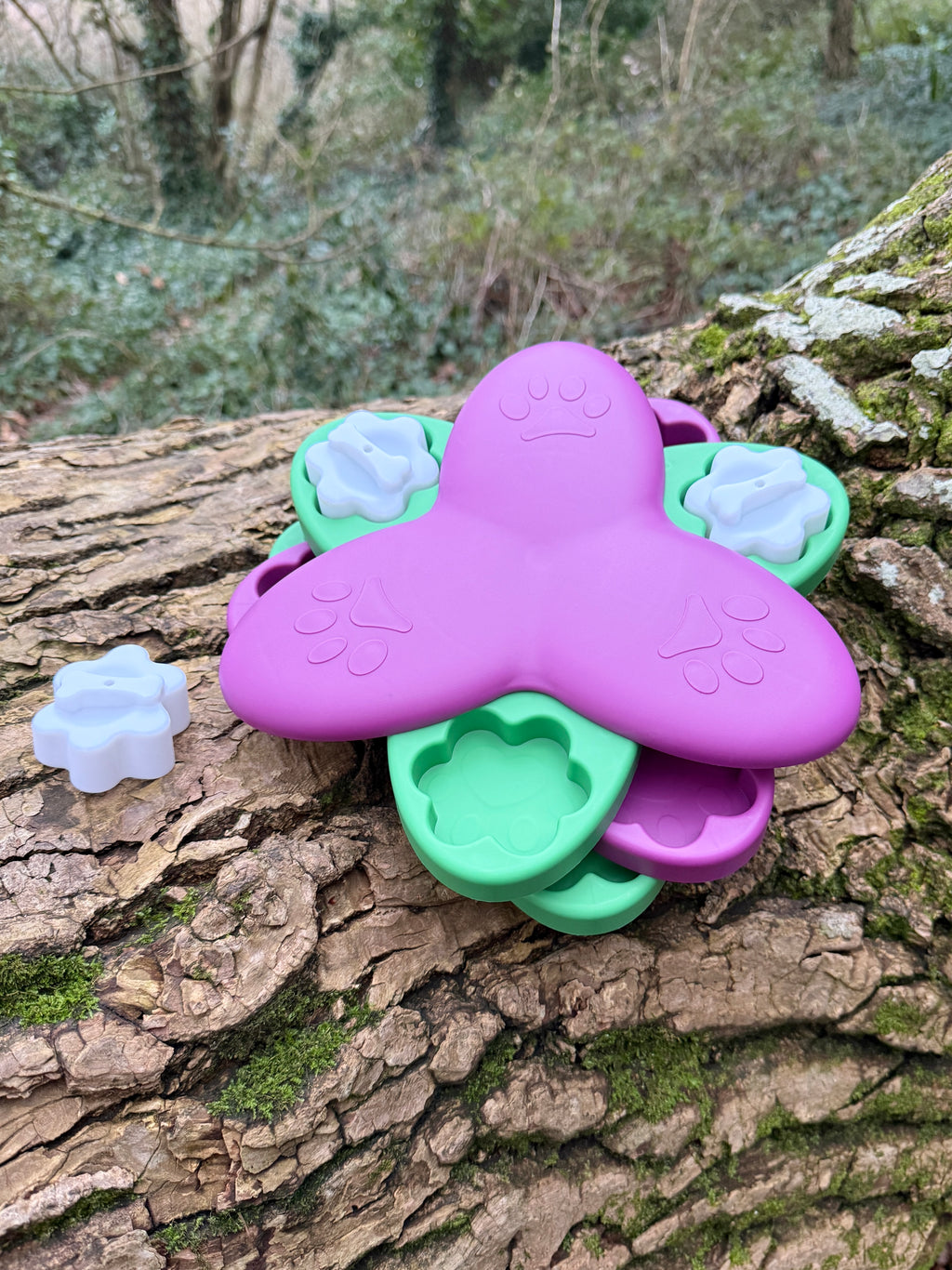 Quiker Flower Puzzle Enrichment Dog Toy